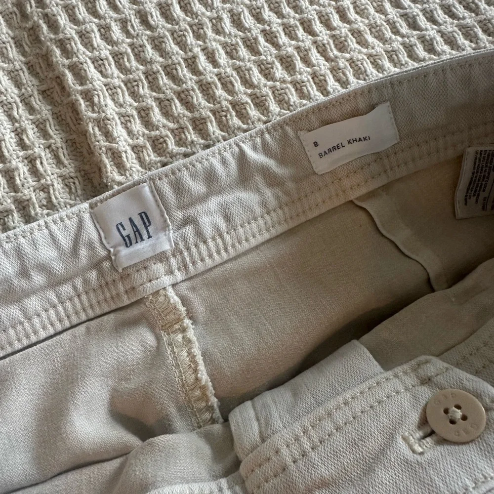 GAP High Waisted Cream/Beige Cotton Barrel Khaki Pants - Size 8 - Picture 5 of 16